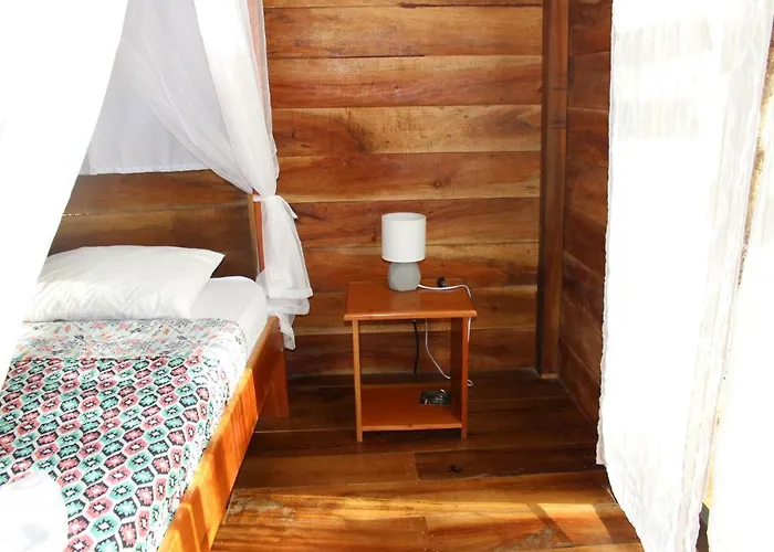 Surf Treehouse 1 Sámara