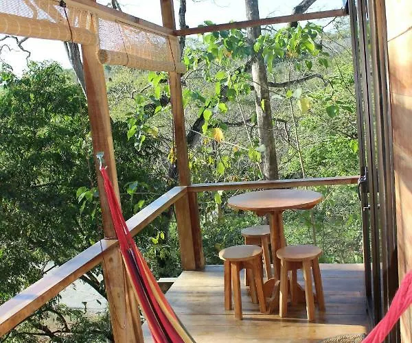 Gasthof Surf Treehouse 1 Sámara