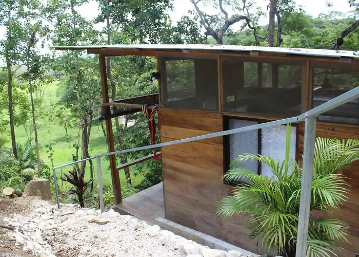 Gasthof Surf Treehouse 1 Sámara
